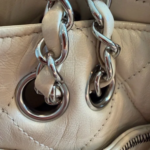 CHANEL Mademoiselle Lock Quilted Handbag - Picture 7 of 11